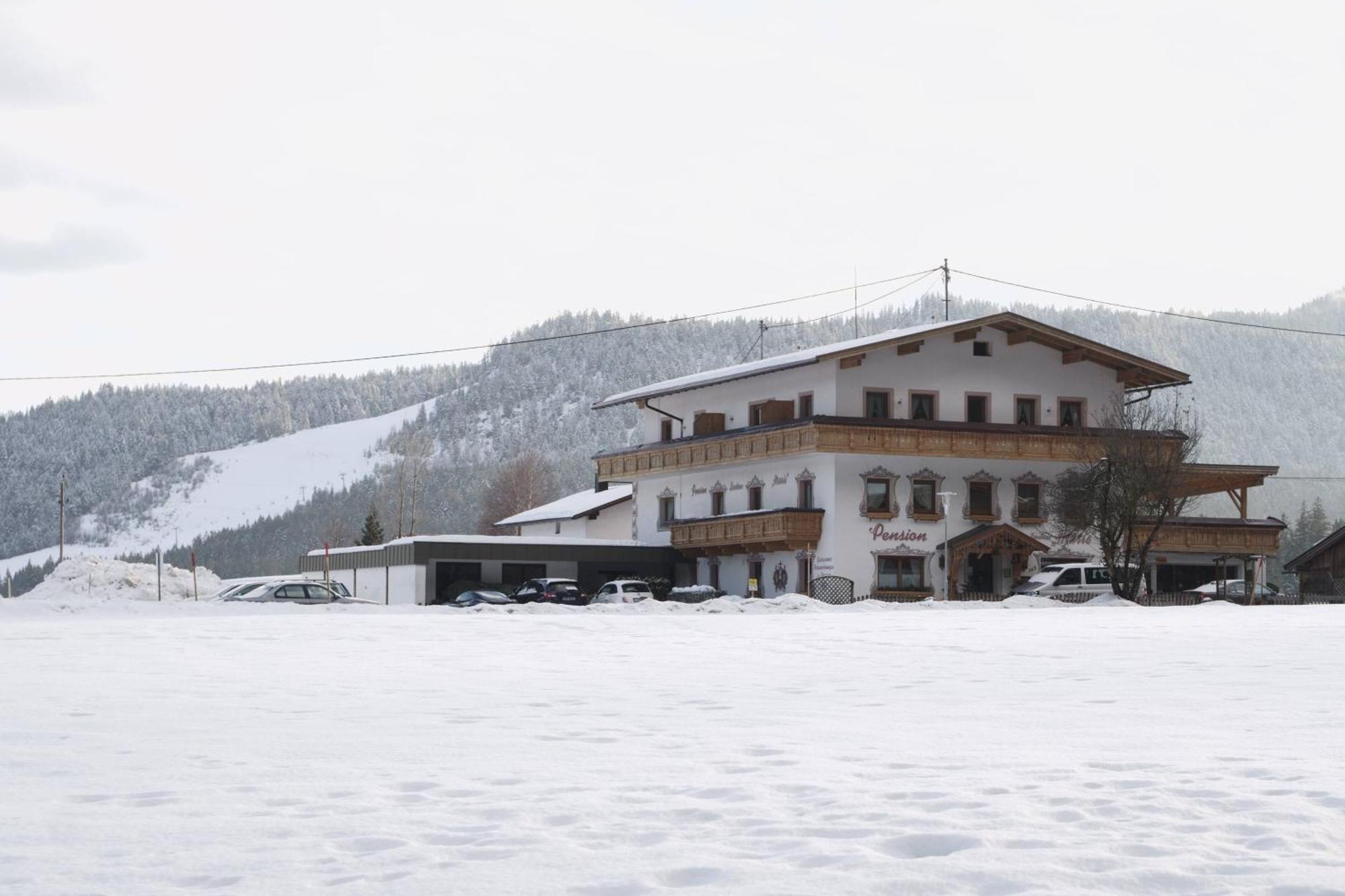 Pension Und Apartments Landhaus Marie Leutasch Luaran gambar