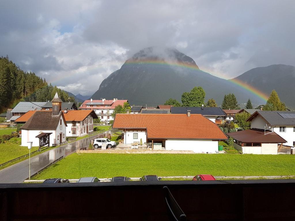 Pension Und Apartments Landhaus Marie Leutasch Luaran gambar