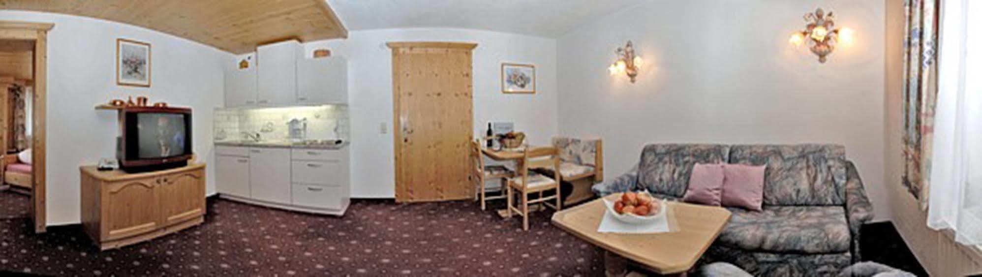 Pension Und Apartments Landhaus Marie Leutasch Luaran gambar
